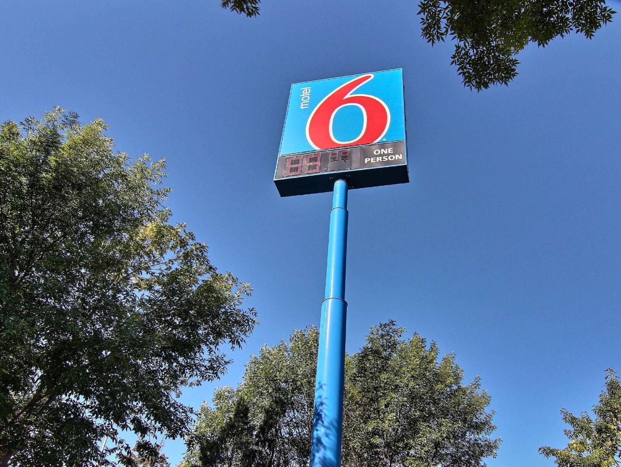 Motel 6-Bismarck, Nd מראה חיצוני תמונה
