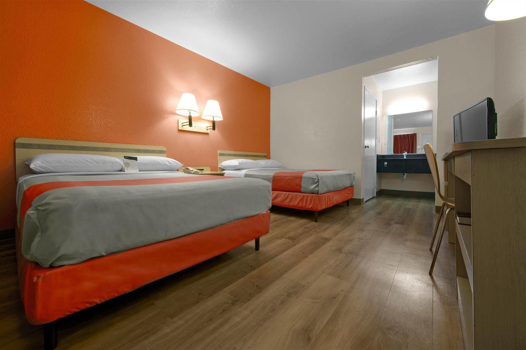 Motel 6-Bismarck, Nd מראה חיצוני תמונה